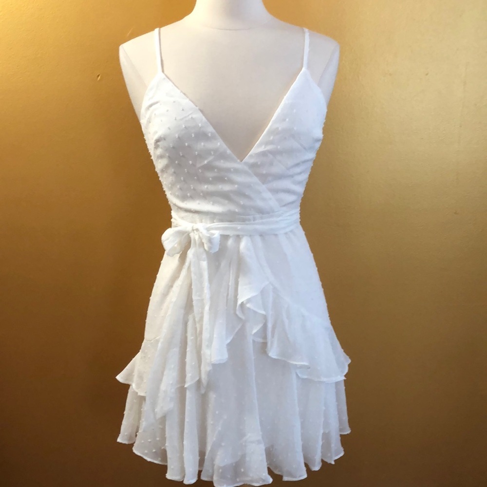 HelloMolly White v-neck dress w/adjustable straps,ruffle & tie waist Size 10